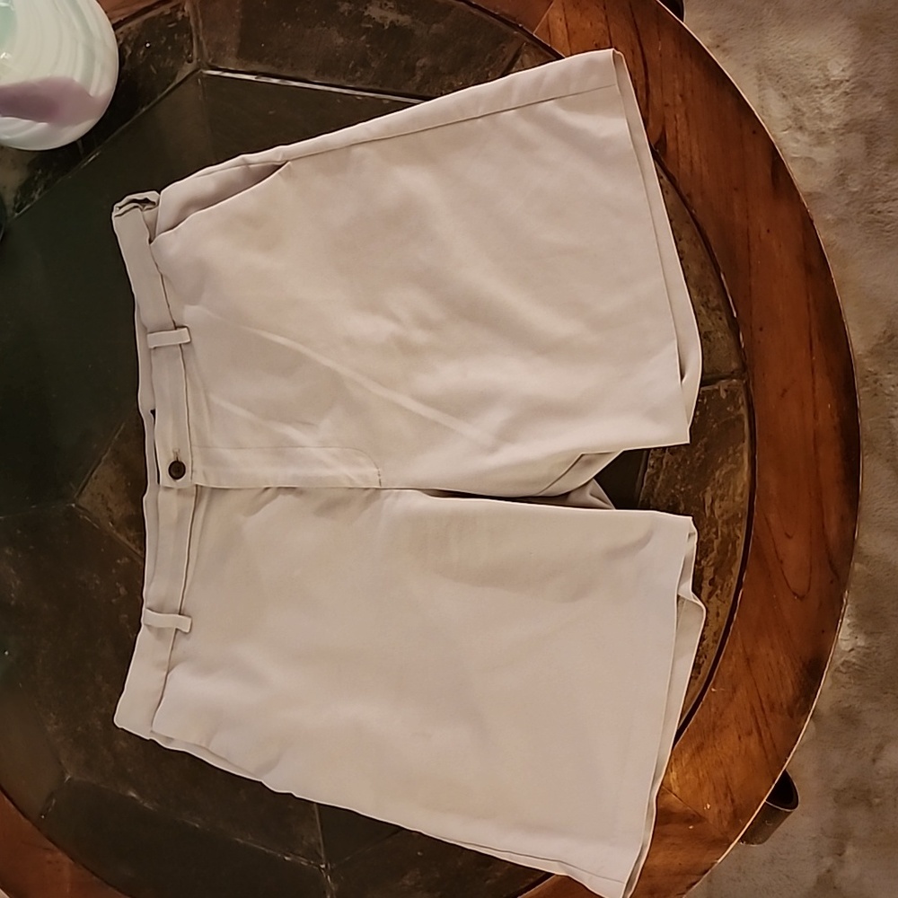 Men chase golf tan shorts